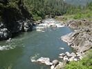A raft entering Blossom Bar Rapid on the Rogue River