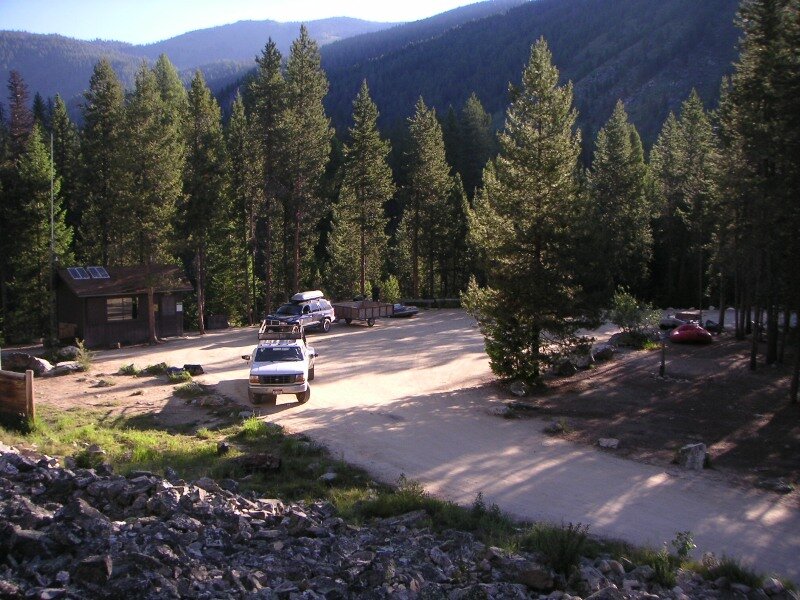 The tiny Boundary Creek permit office from across the parking and off-load area